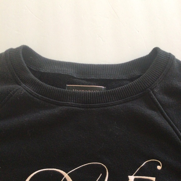 VICTORIAS SECRET BLACK FLEECE CREWNECK SWEATSHIRT - Picture 15 of 15